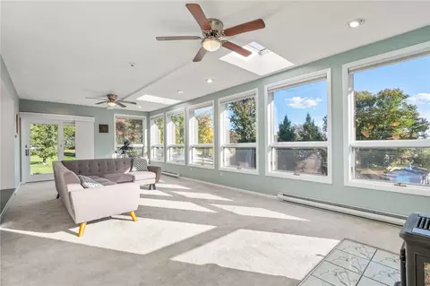 Living - 250 Harris Rd, Smithfield, RI 02917 photo 3 of 4