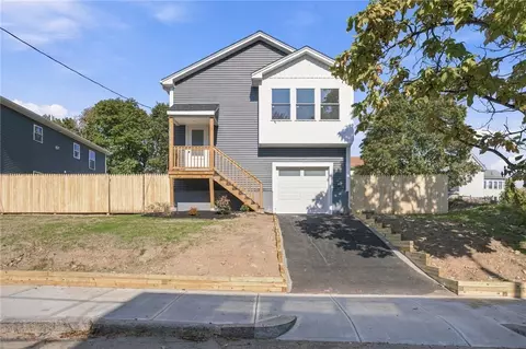 209 Lincoln St, Woonsocket, RI 02895