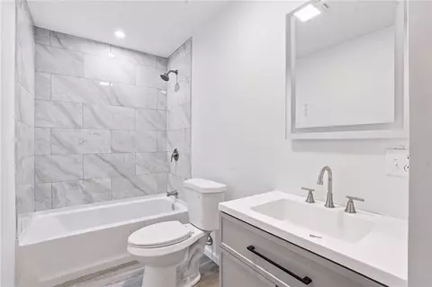 Bath - 209 Lincoln St, Woonsocket, RI 02895 photo 3 of 3