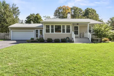804 Love Ln, East Greenwich, RI 02818