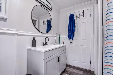 Bath - 5 Packard Ave, Warwick, RI 02886 photo 2 of 2