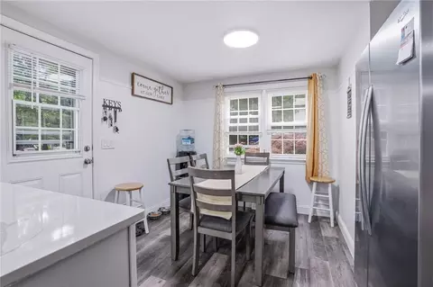 Dining - 5 Packard Ave, Warwick, RI 02886 photo 1 of 2