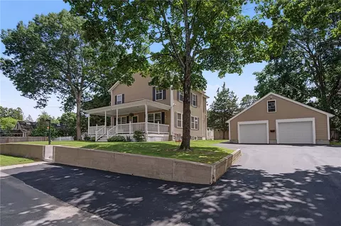 81 Rogers Ave, Barrington, RI 02806