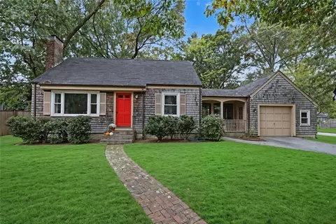 18 Pine Cone Dr, Barrington, RI 02806