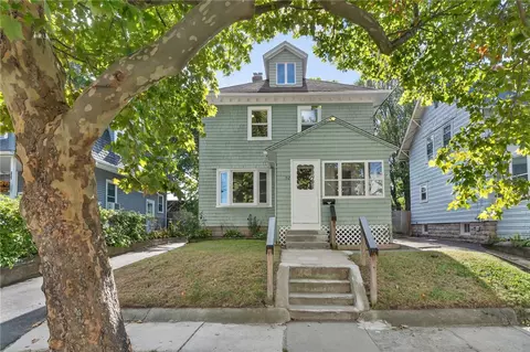 92 Bartlett Ave, Cranston, RI 02905