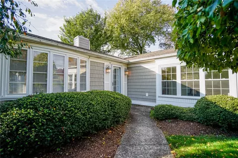 6 Tryon Ave, Rumford, RI 02916
