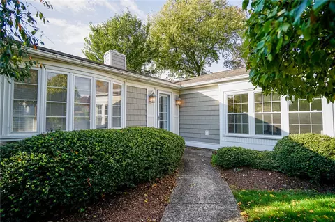 6 Tryon Ave, Rumford, RI 02916