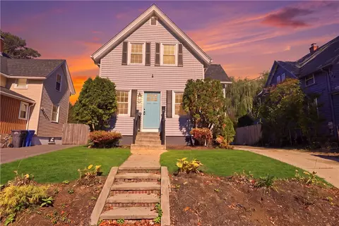39 Marion Ave, Cranston, RI 02905