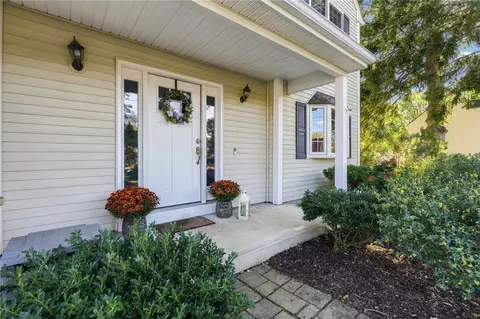 16 Hart Ave, Warwick, RI 02889 photo 2