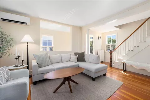 6 Second St, Newport, RI 02840