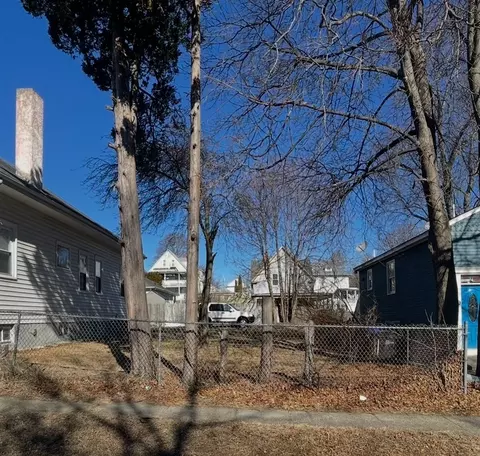 81 Indian Ave, Providence, RI 02905
