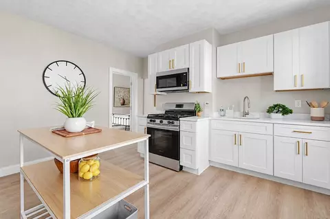 125 Hendrick St, Providence, RI 02909