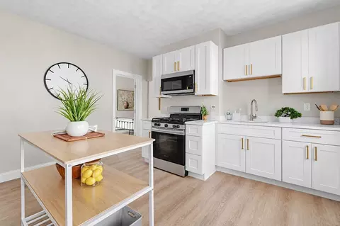 125 Hendrick St, Providence, RI 02909