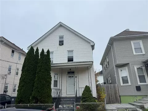 127 Indiana Ave, Providence, RI 02905