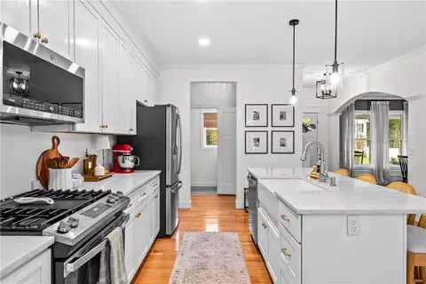Kitchen - 254 Shore Dr, Coventry, RI 02816 photo 5 of 6
