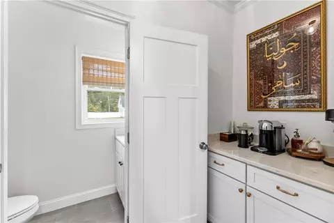 Entry Way - 254 Shore Dr, Coventry, RI 02816 photo 5 of 7