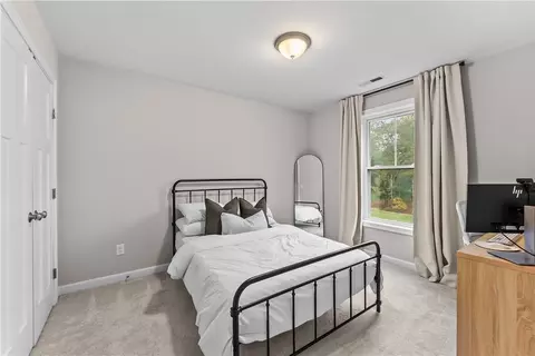 Bedroom - 254 Shore Dr, Coventry, RI 02816 photo 5 of 6