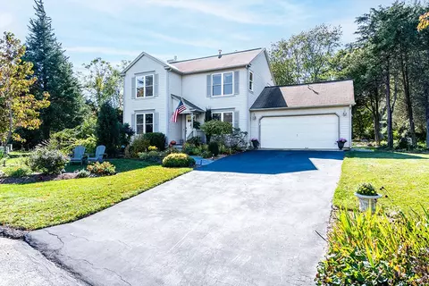 39 Deer Ridge Way, South Kingstown, RI 02879