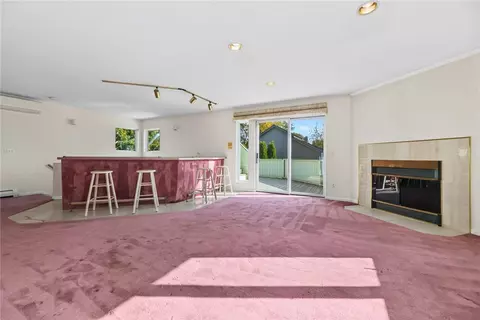 Living - 8 Pond View Ave, Westerly, RI 02891 photo 2 of 5