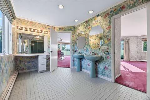 Bath - 8 Pond View Ave, Westerly, RI 02891 photo 5 of 5
