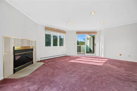 Living - 8 Pond View Ave, Westerly, RI 02891 photo 3 of 5