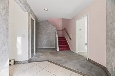 Entry Way - 8 Pond View Ave, Westerly, RI 02891 photo 2 of 3