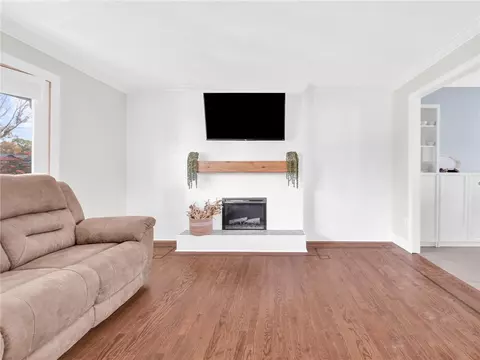 Living - 4 Juniper Dr, West Warwick, RI 02893 photo 2 of 6