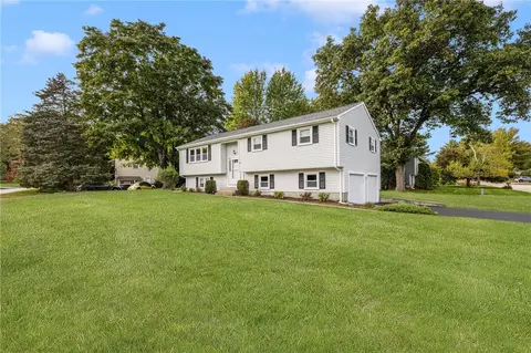 1 Midlands Dr, East Greenwich, RI 02818