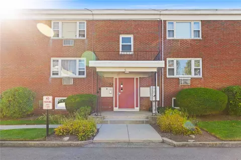 5 Garibaldi St #32, North Providence, RI 02911
