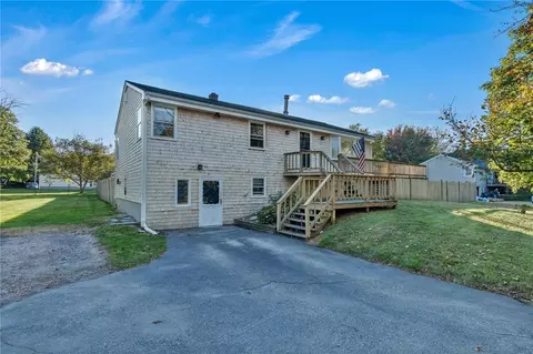 604 Boyds Ln, Portsmouth, RI 02871