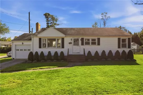 123 Ruggles Ave, Newport, RI 02840