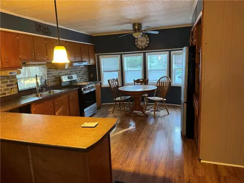 Kitchen - 480 S County Trl, Exeter, RI 02822 photo 1 of 1
