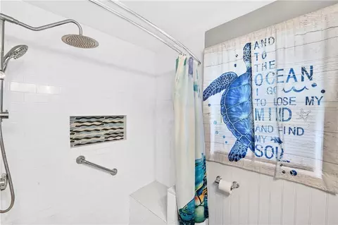 Bath - 333 Maple St, Warwick, RI 02888 photo 2 of 3