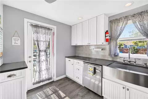 Kitchen - 333 Maple St, Warwick, RI 02888 photo 2 of 3