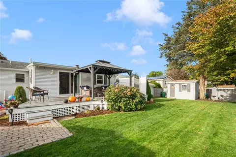 Exterior - 38 Pitman Rd, Warwick, RI 02886 photo 3 of 9