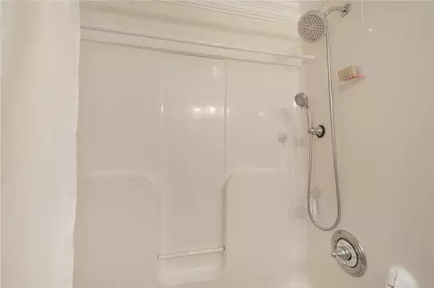 Bath - 38 Pitman Rd, Warwick, RI 02886 photo 2 of 2
