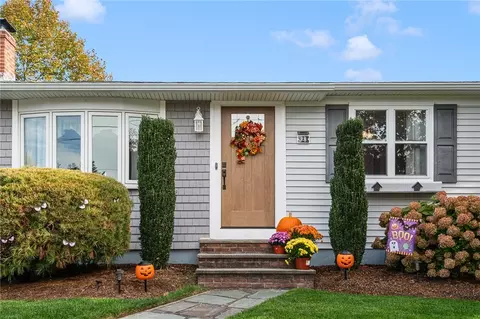 Exterior - 38 Pitman Rd, Warwick, RI 02886 photo 8 of 9