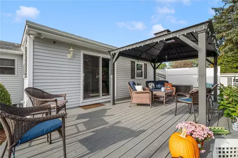 Exterior - 38 Pitman Rd, Warwick, RI 02886 photo 6 of 9