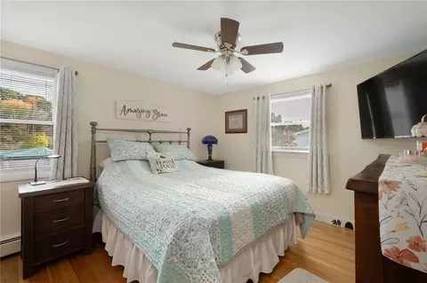 Bedroom - 38 Pitman Rd, Warwick, RI 02886 photo 1 of 4