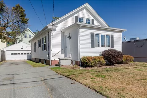 9 Chestnut Ave, Cranston, RI 02910