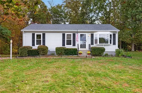 18 Cedar Hills Dr, Richmond, RI 02898