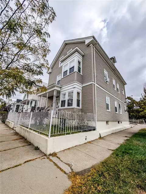 236 Vermont Ave, Providence, RI 02905
