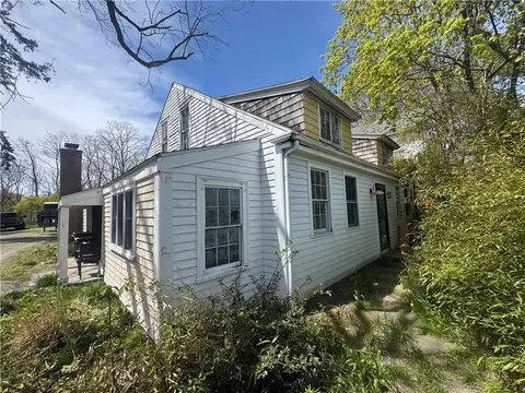 Exterior - 803 Main St, Warren, RI 02885 photo 5 of 10