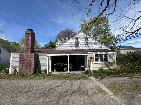 Exterior - 803 Main St, Warren, RI 02885 photo 3 of 10