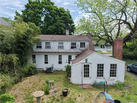 Exterior - 803 Main St, Warren, RI 02885 photo 9 of 10
