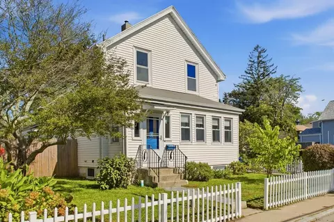 28 Merton Rd, Newport, RI 02840
