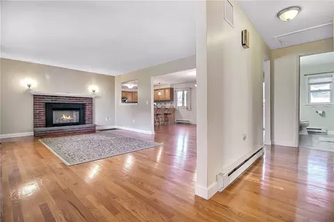 Living - 4 Wampanoag Ave, Westerly, RI 02891 photo 1 of 4