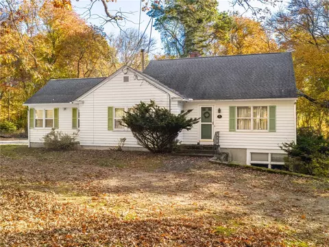 1289 South Rd, South Kingstown, RI 02879