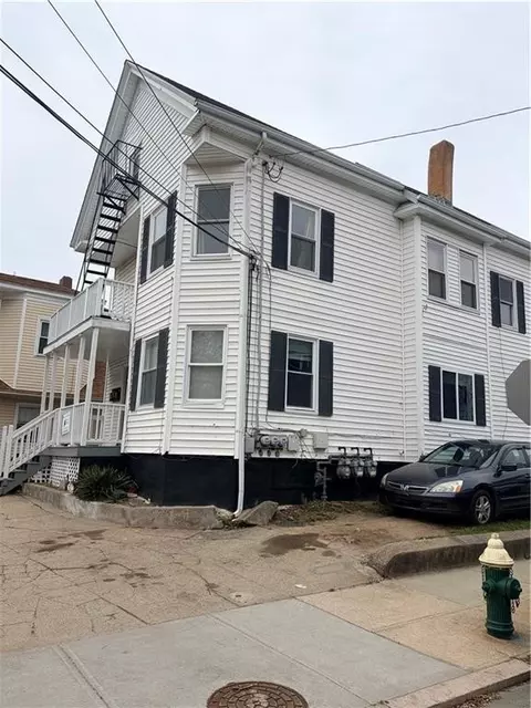 41 Carter St, Providence, RI 02907