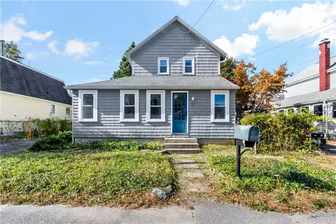 22 Blanding Ave, Barrington, RI 02806